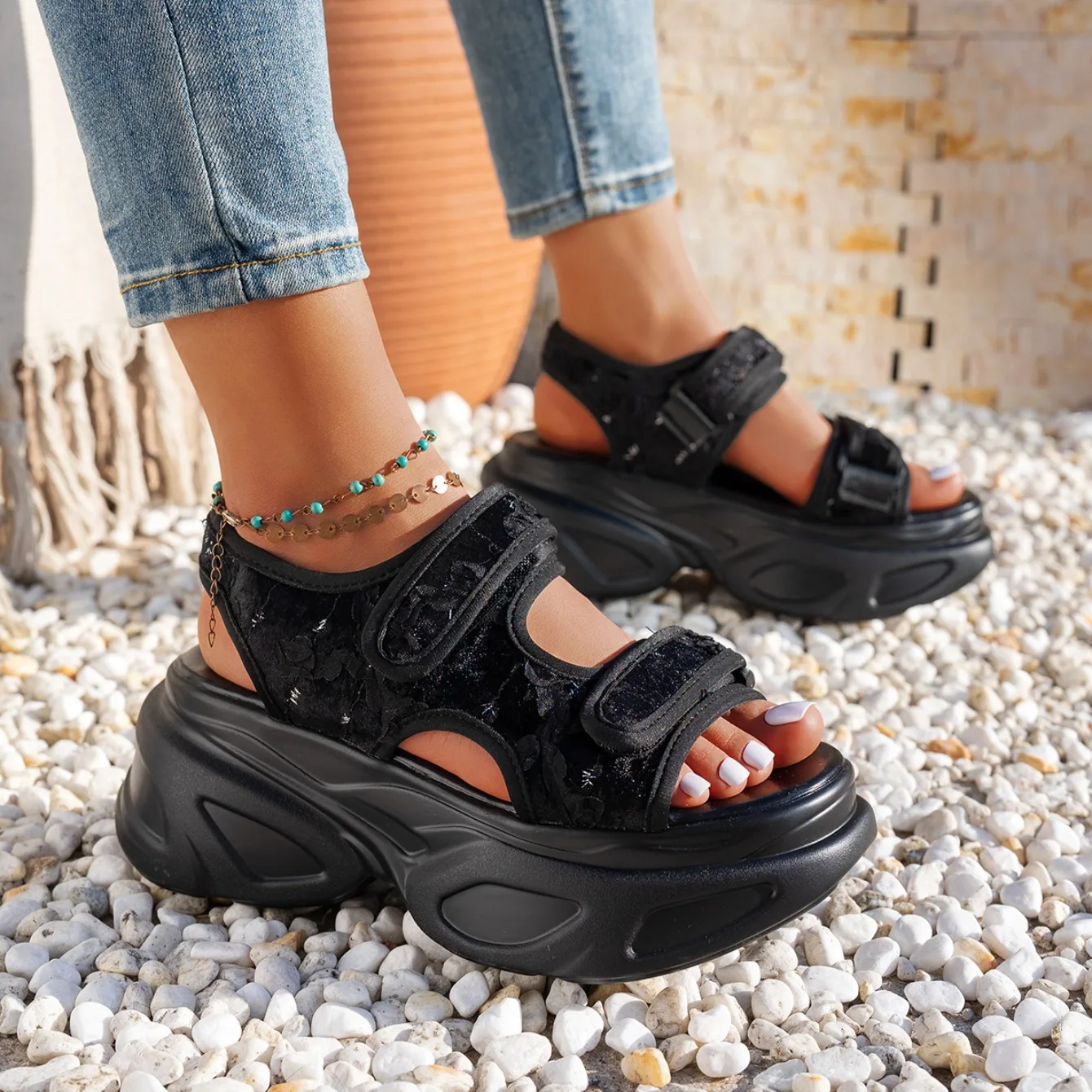 Women’s Summer Beach Sandals With Thick Sole And Platform Style_voghion.com