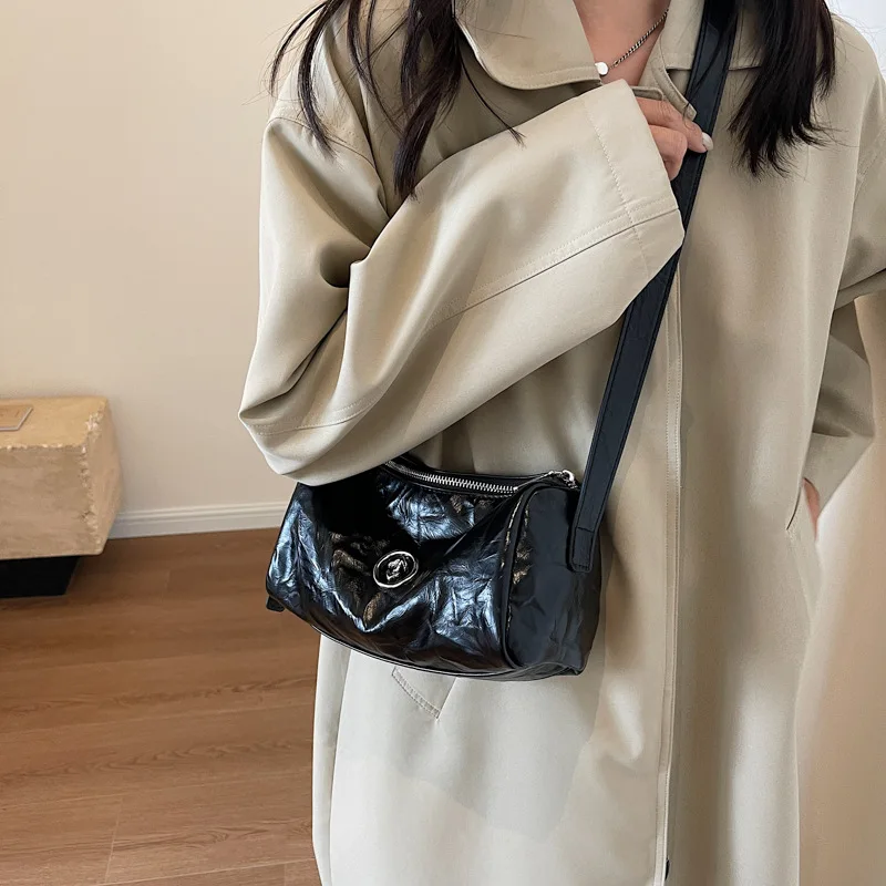 2023 New Trend Fashion Premium Pleated Wrinkle Niche Versatile Simple Pillow  Crossbody Shoulder Bags For Women Girl