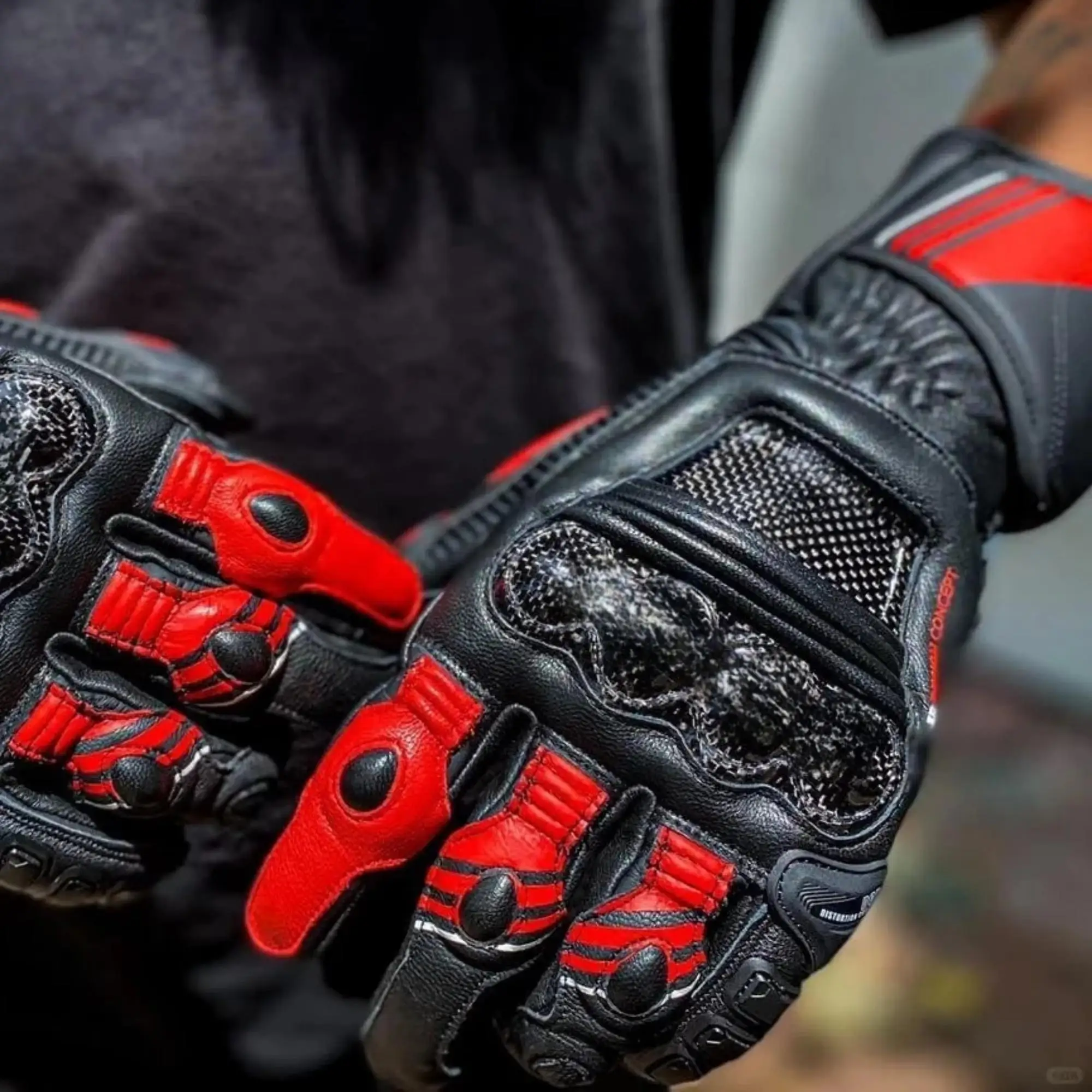 Motorcycle Gloves Carbon Fiber Motocross Racing Glove Cowhide Moto Gloves Men Breathable Guantes Moto Four Seasons D