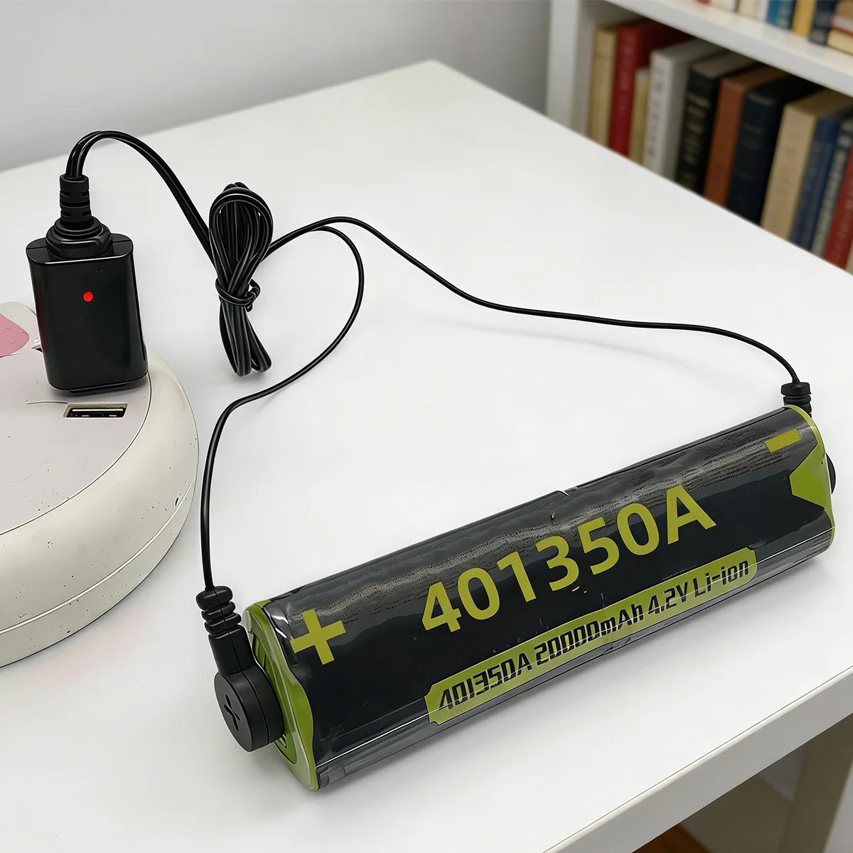 18650 16340 26650 리튬 배터리에 적합 3.7V 및 4.2V 범용 충전기 마그네틱 USB 충전 케이블 여성용 소켓