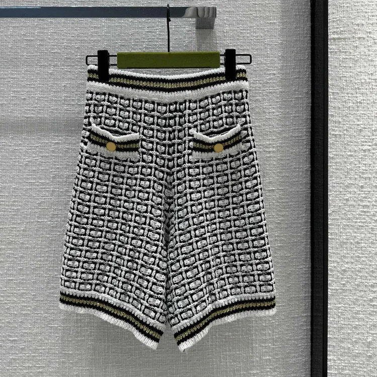 

2023 Checkered Knitted Shorts French Elegant High Grade Contrast Color High Waist Elastic Straight Leg Casual Pants New Style