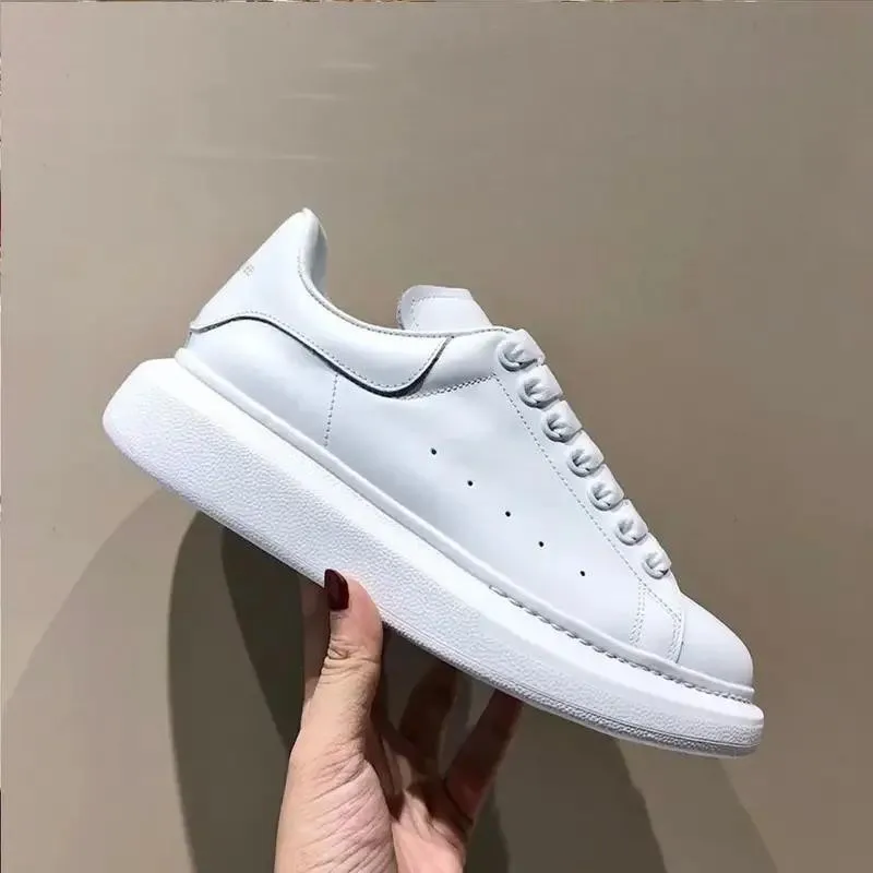 Women Flats Elegant Skateboard Shoes White Sneakers Thick Sole Inner Height Increasing Vulcanized Shoes For Men And Women 2