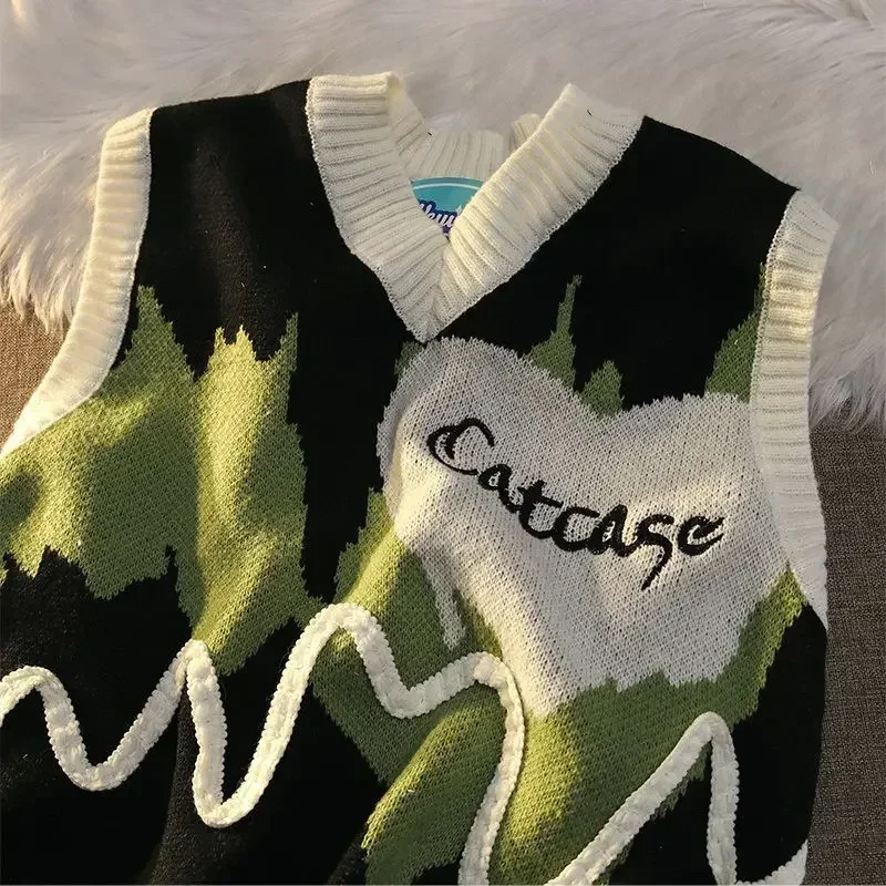 Men's Knitted Vest Korean Popular Clothes V Neck Vintage Sweaters Male Fashion Knitwear Waistcoat Harajuku Y2k Elegant Smooth