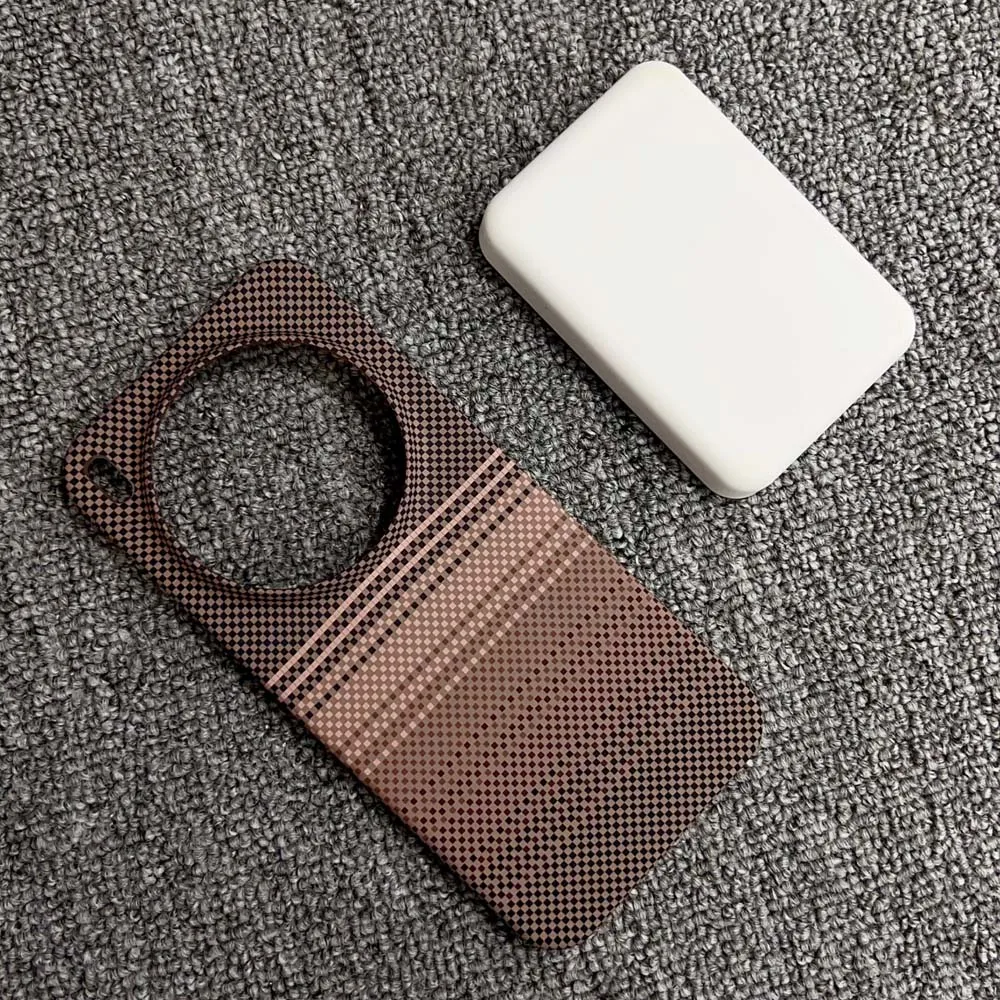 Ultra Slim Carbon Fiber Pattern Magnetic Phone Case with Wireless Charge Capability