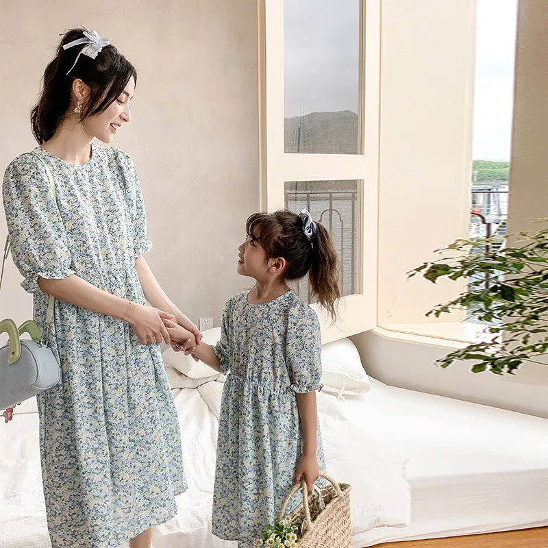 

Summer Mom and Daughter Matching Dress with Floral Print 2023 Elegant Mother Baby Girl Short Sleeve Dresses Mummy and Me Clothes