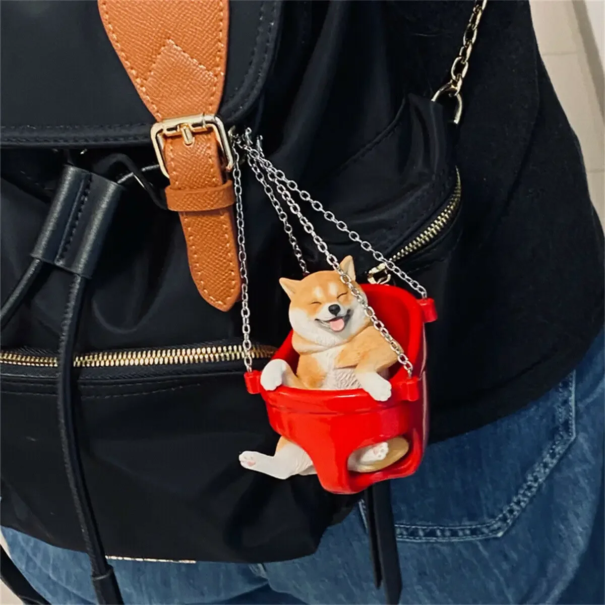 

JXK 1/6 Shiba Inu On A Swing Model Pet Dog Pendant Animal Collector Decoration Bag Accessories Creative Funny Gift Toy