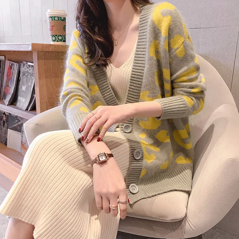 

Autumn Winter 2022 New Knitted Leopard Sweaters Women Korean V Neck Thick Print Cardigan Coat Loose Fashion Button Outwear Tops