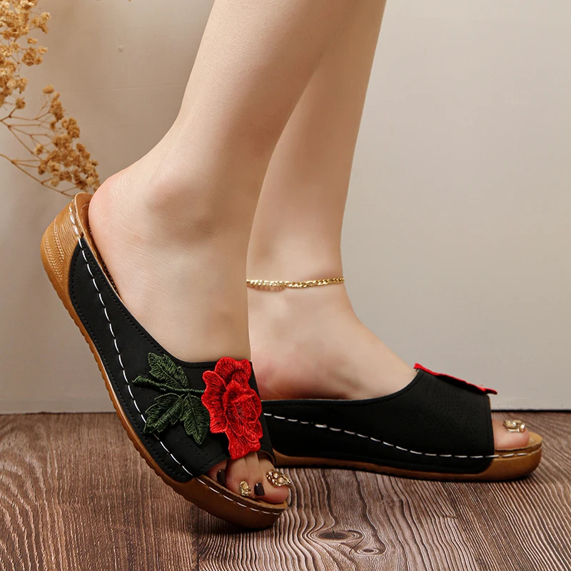 Embroder Med Heels Slippers Women Summer Fashion Floral Platform Slippers Comfort Flat Heel Non-Slip Beach Flip Flops