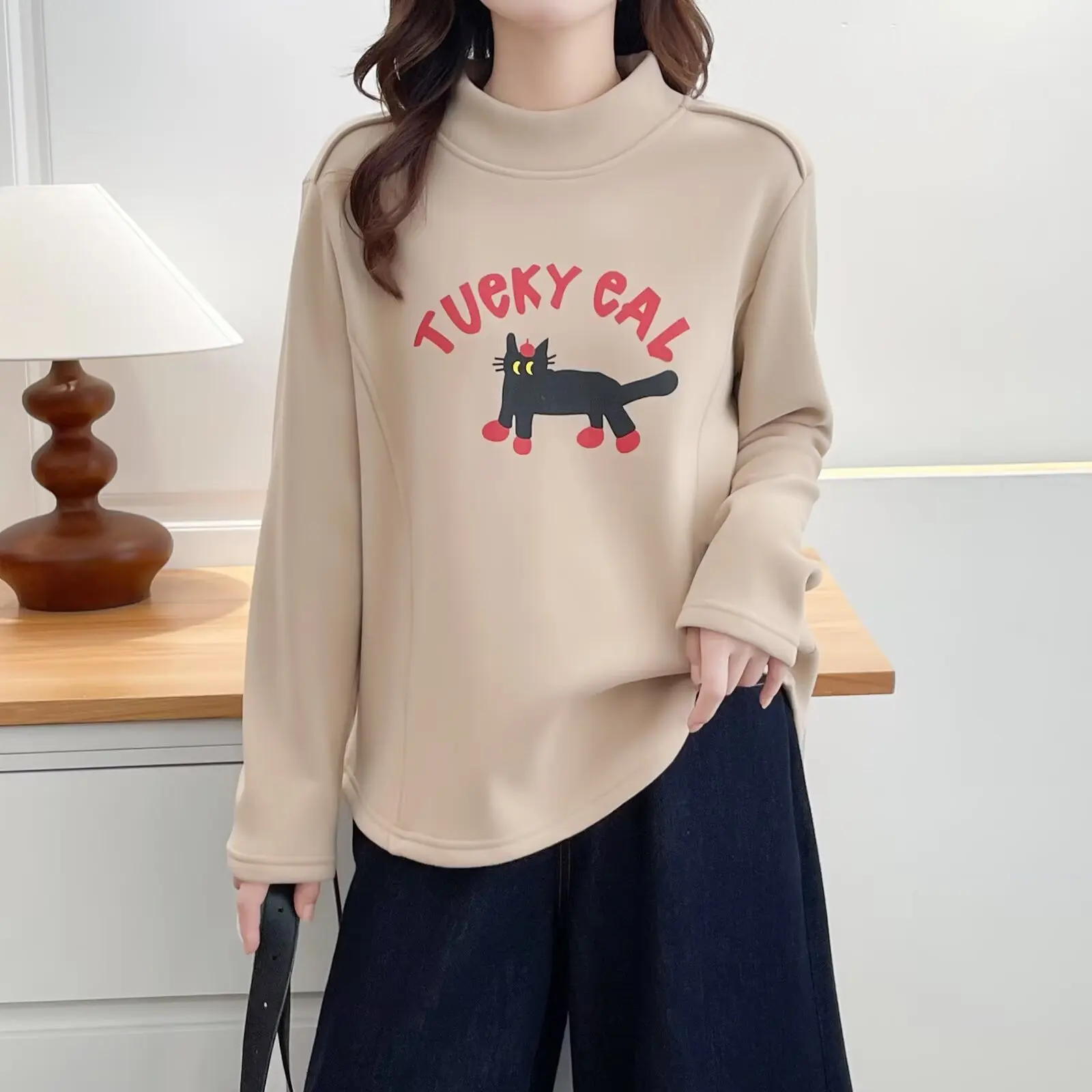 XXXXL Fashion Plus Size Women's T-Shirt Winter New Simple three-dimensional Cut Fleece Warm Long Sleeved Tops 9690