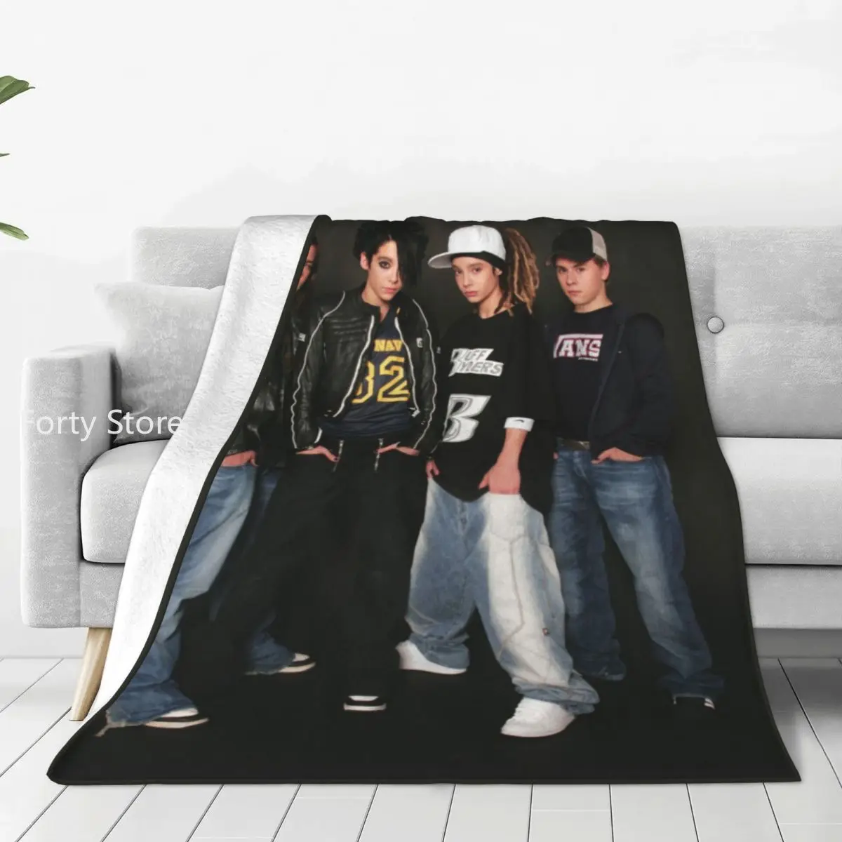 

Hotel Tokio Warm Soft Blankets Famous Rock Band Airplane Travel Throw Blanket Winter Graphic Flannel Bedspread Sofa Bed Cover