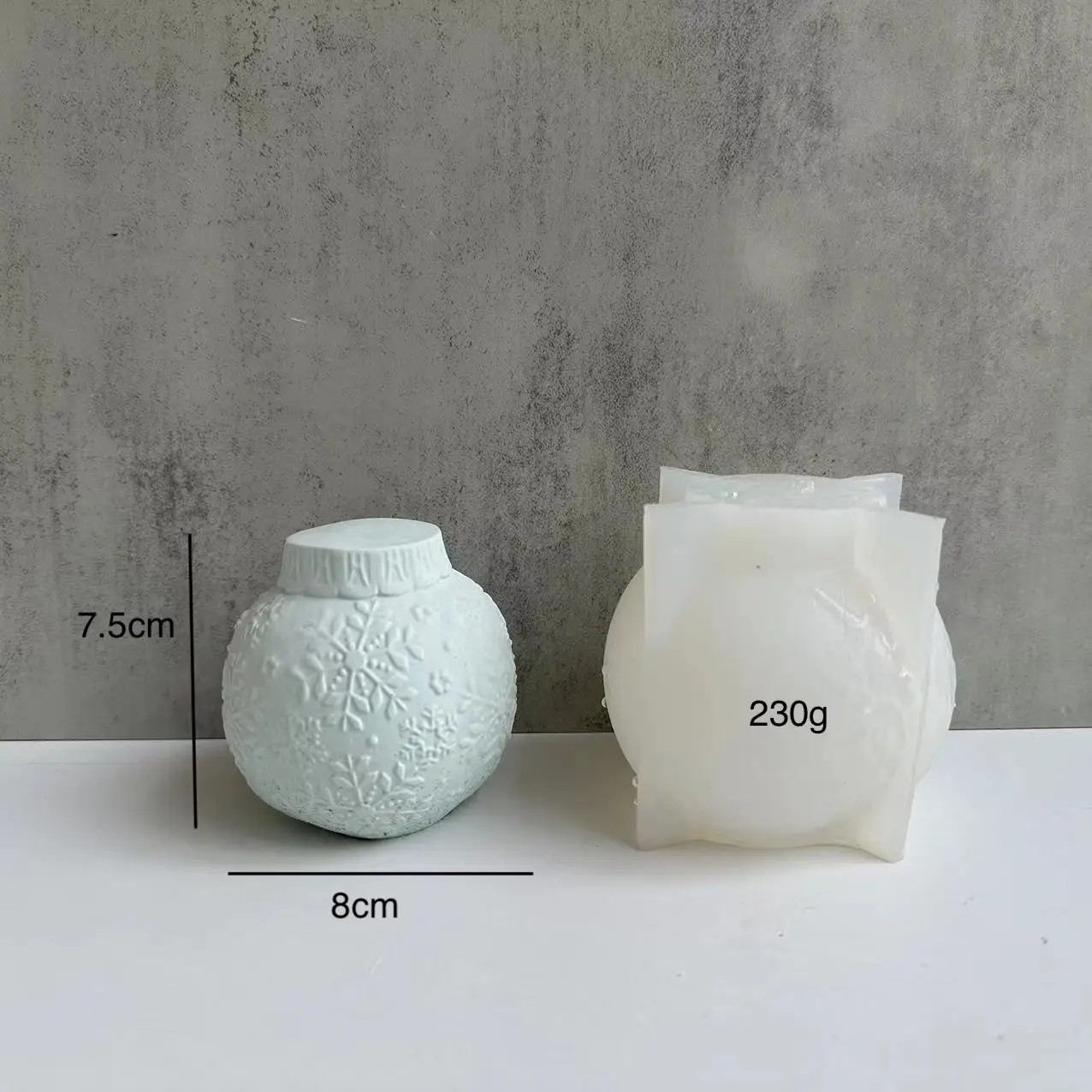 Description Picture 4 of itemChristmas Ball Candle Mold DIY Xmas Decoration Scented Candle Making Mould Festival Ornament Gifts Silicone Mold