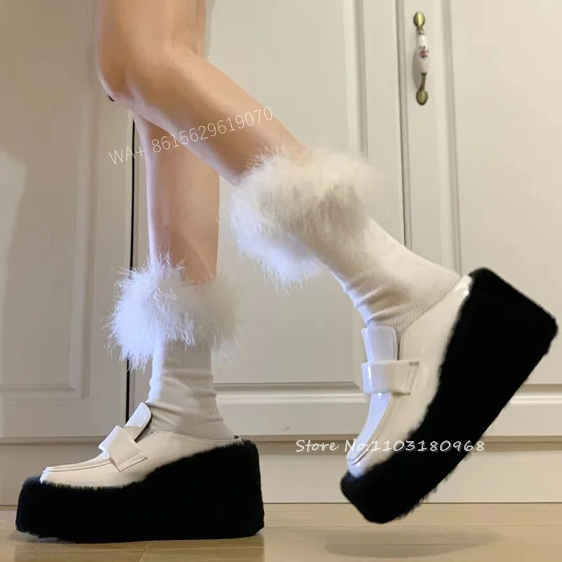 

Новые женские туфли на платформе с пушистой подошвой, осенне-зимние теплые туфли на танкетке с высоким каблуком, лоферы без шнуровки, женская повседневная обувь