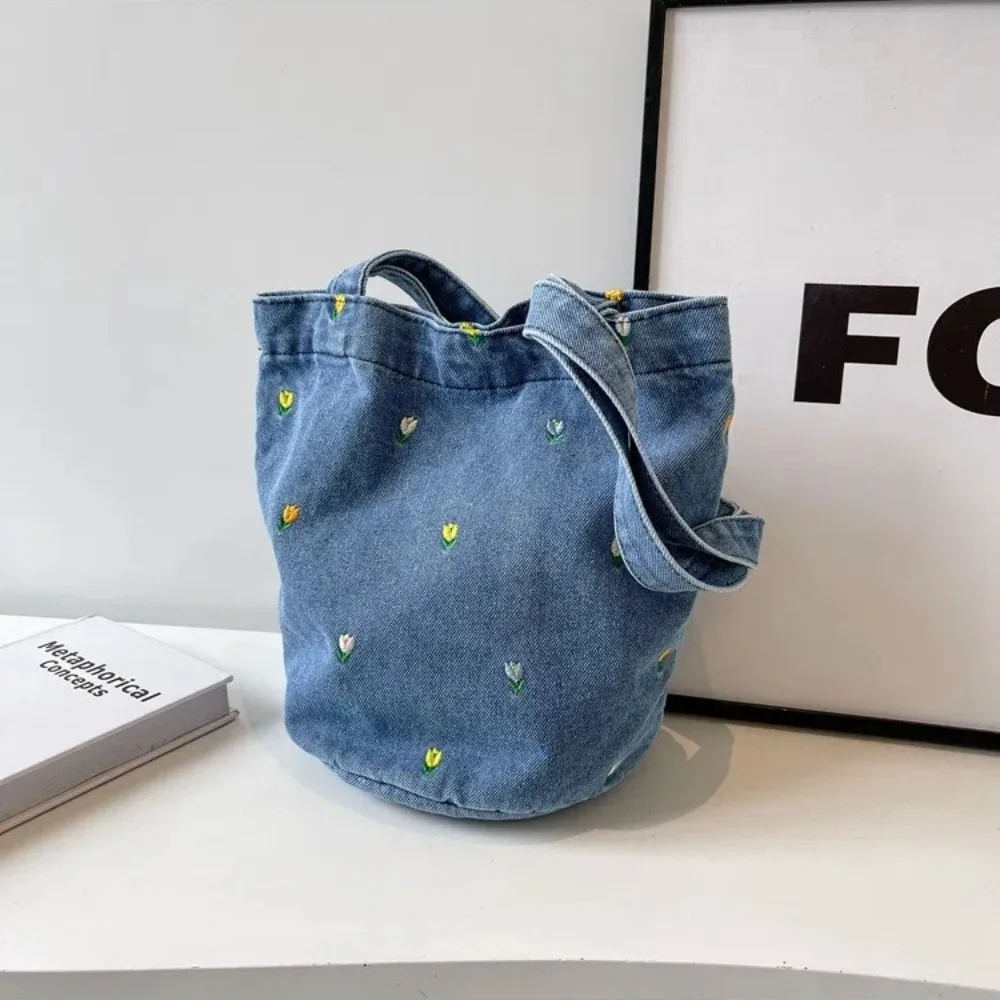 Borsa a Secchiello alla Moda, Grande Capacità, con Fiori Ricamati, Borsa a Mano Versatile, Borsa Sottobraccio da Donna - immagine 5