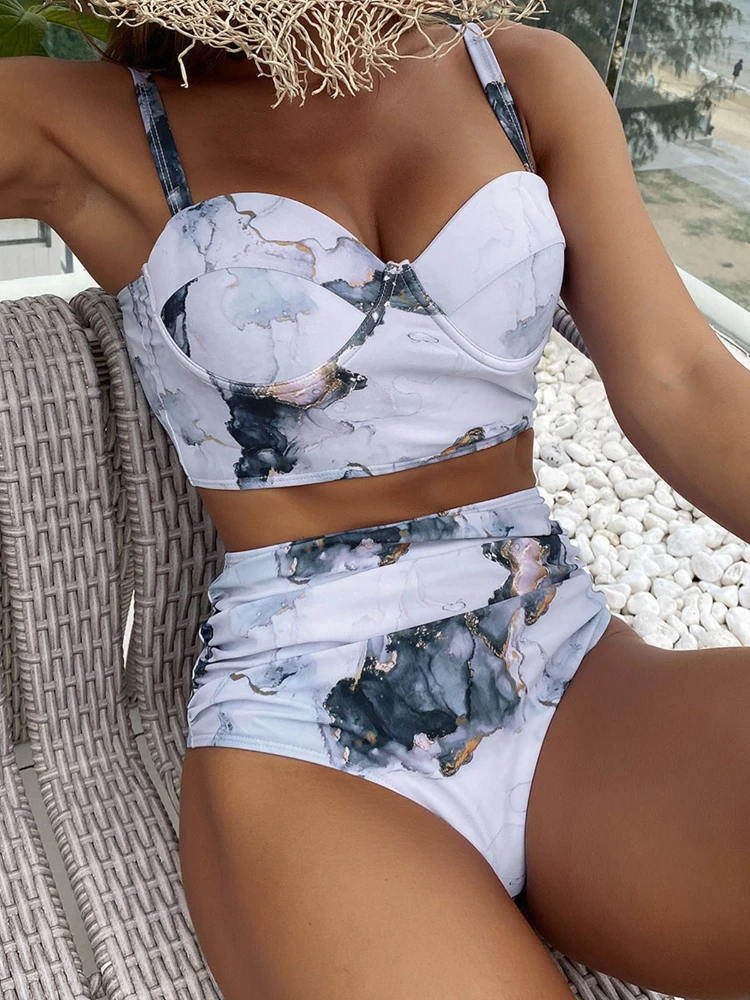 Рисунок 3 - Бикини с эффектом пуш-ап