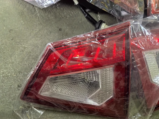 Set 2 Fanali Posteriori Per Suzuki Vitara - Gruppo Stop Completo Di Portalampada E Lampadine