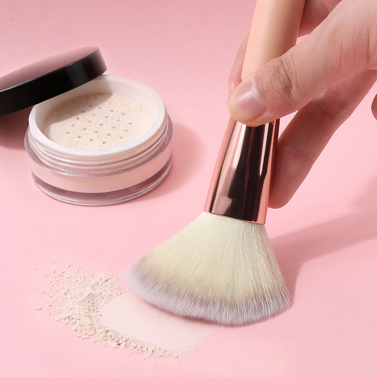 2PCS 대형 커버리지 블러셔 브러쉬, 부드럽고 풍성한 브러쉬모 페이스 파우더 브러쉬, 블러셔 및 하이라이트용 빠른 접착 메이크업 브러쉬