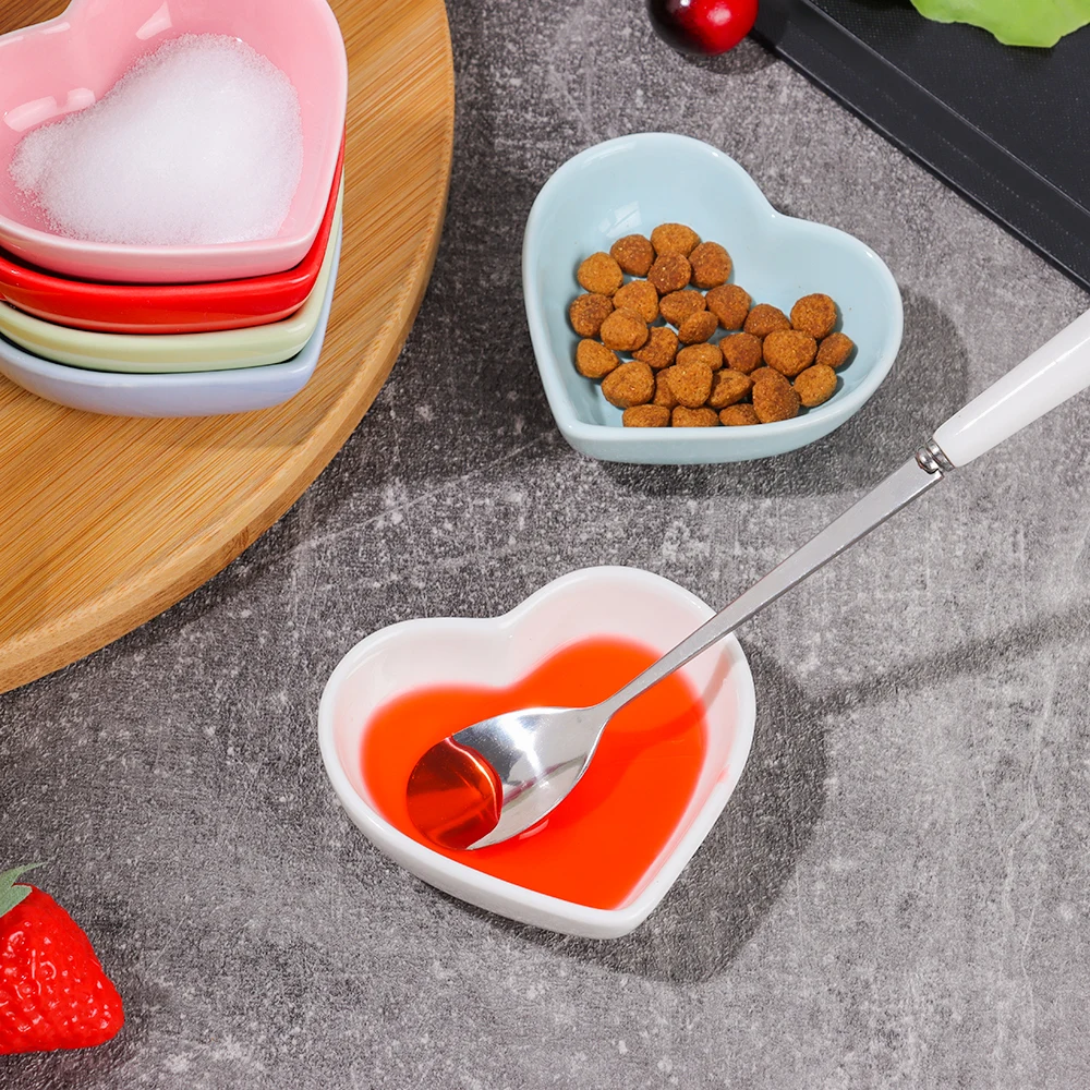 Mini Heart Ceramic Dish Seasoning Dipping Bowl Love Ceramic Dish Colorful Trinket Platos Sauce Tableware for Kitchen sauce dishes seasoning dishes