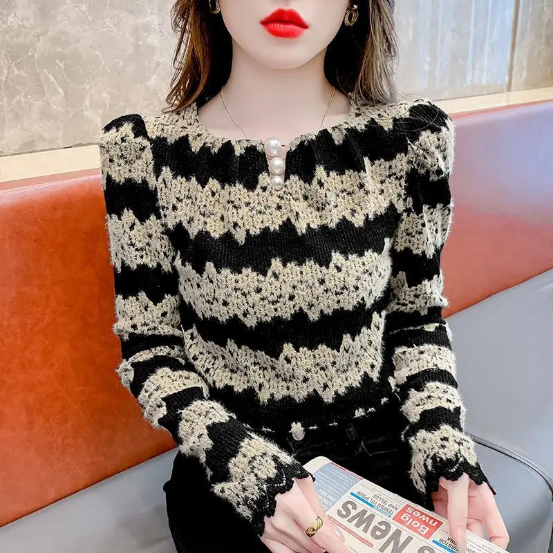

Round Necked Beaded Striped Brushed Lace Sweater for Women's Autumn Winter New Bubble Sleeves Retro Color Matching Versatile Top