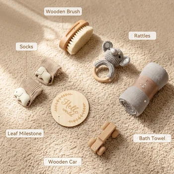 Set da bagno per neonati con copertina per neonati, sonaglio per neonati, calzini da bagno, regalo per neonate e regalo per neonati maschi, regalo per neonati, set di articoli essenziali per neonati.