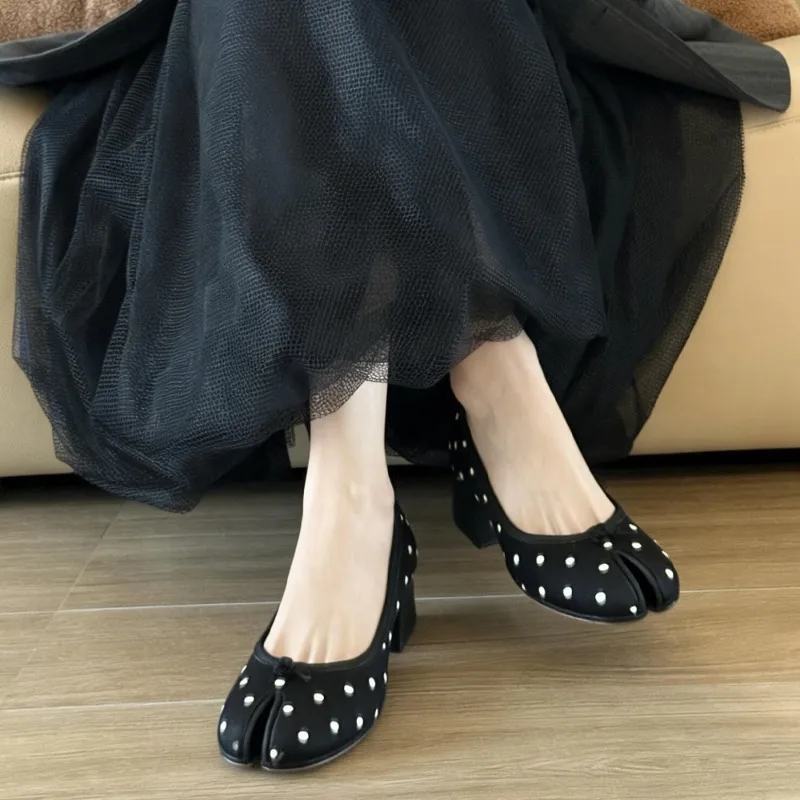 Neue Schuhe mit dickem Absatz und gepunkteter Zehenpartie, Frühlings- und Sommerschuhe im Ballett-Stil, Mary Jane, flache Schuhe für Damen, 5 cm-2 cm Sohlenabsatz