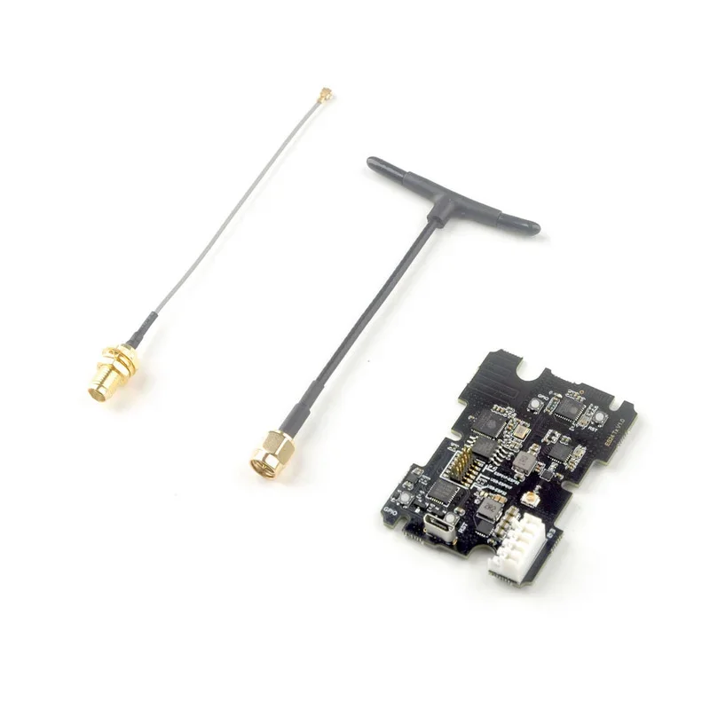 Module ExpressLRS ES24TX Pro 2.4GHz connecté à une radio, avec câble et connecteur USB-C visibles.