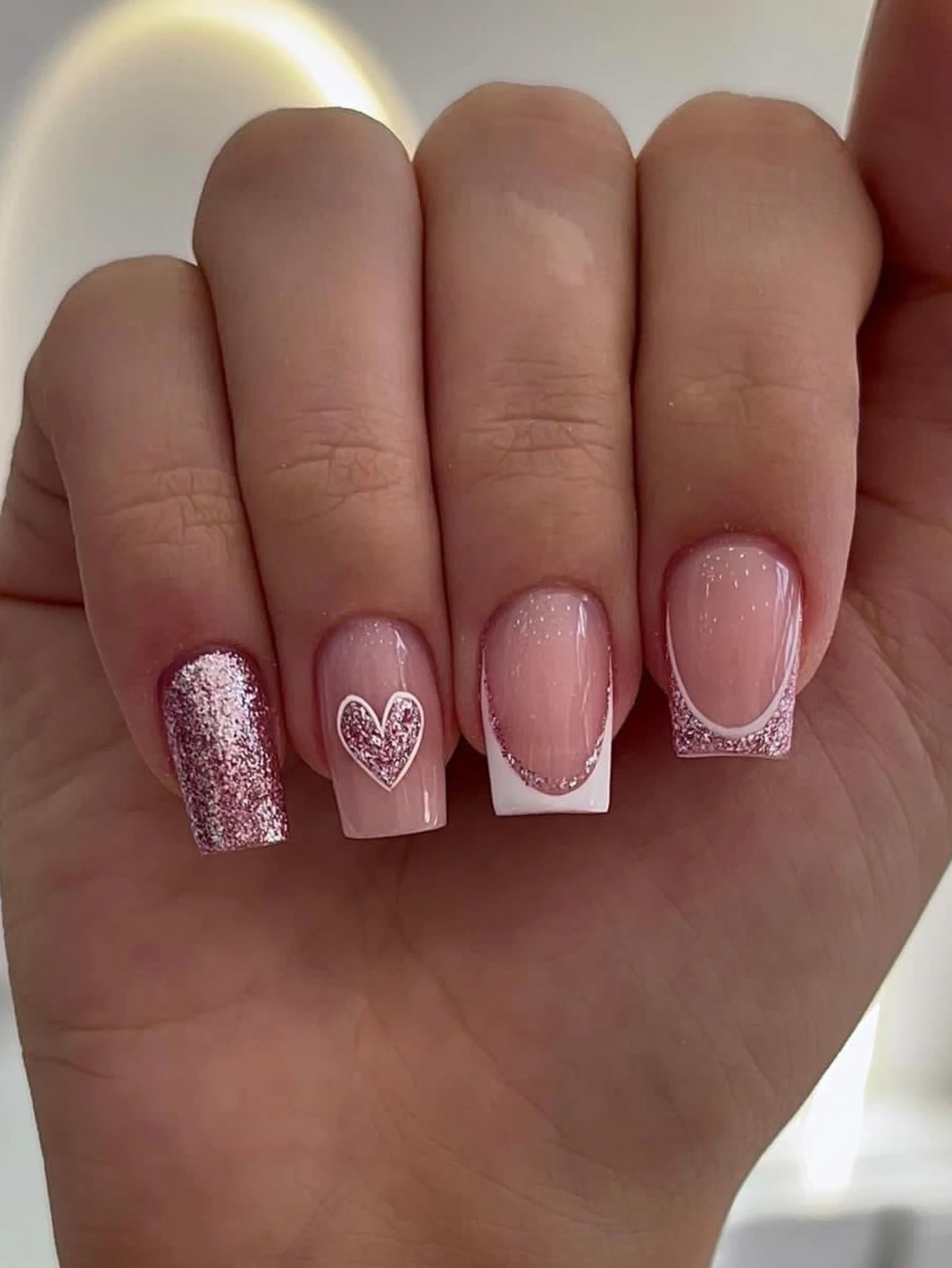 Faux Ongles Français Courts À Rayures Minimalistes Avec Lime_voghion.com
