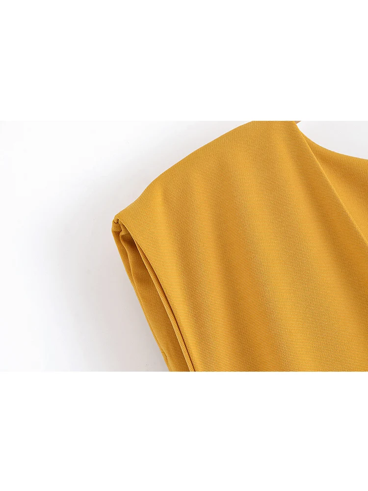 TFMLN New Women's Button Front Vest V-Neck Ruched Waist Slim Sleeveless Tank Top Casual Spring Summer 2025 Trendy Outfit