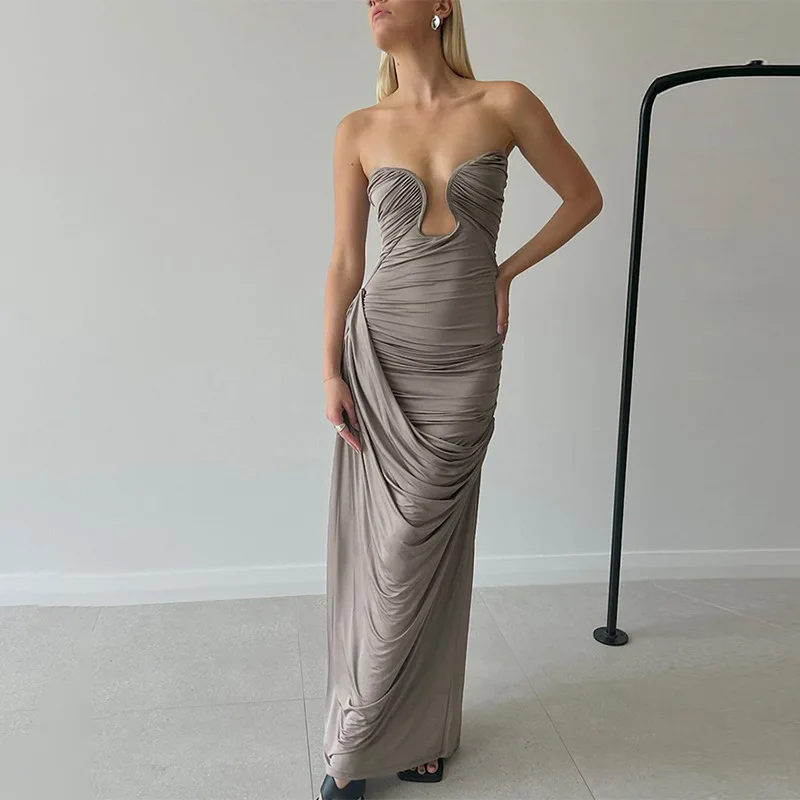 

2024 Spring and Summer Women's New Style Tubeless Backless Pleated Sexy Hot Dress Long Skirt Women's Solid Color Slim Backpack