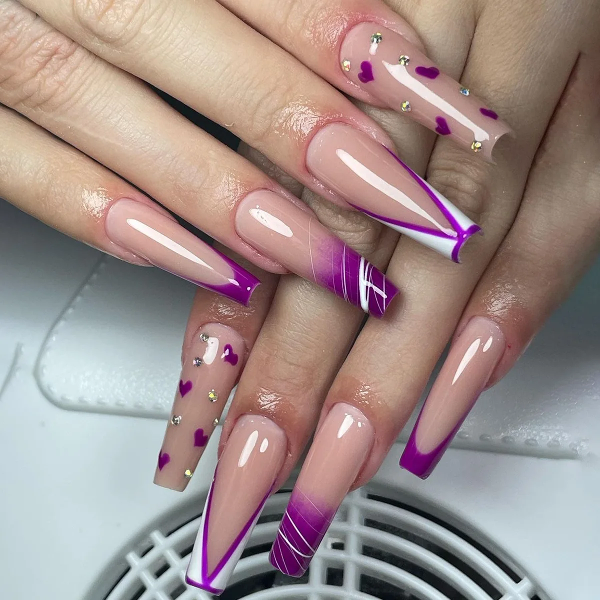 

Искусственные ногти с белыми линиями, фиолетовые, французские, накладные ногти с полным покрытием, Готовые накладные ногти, нажимайте на ногти с клеем