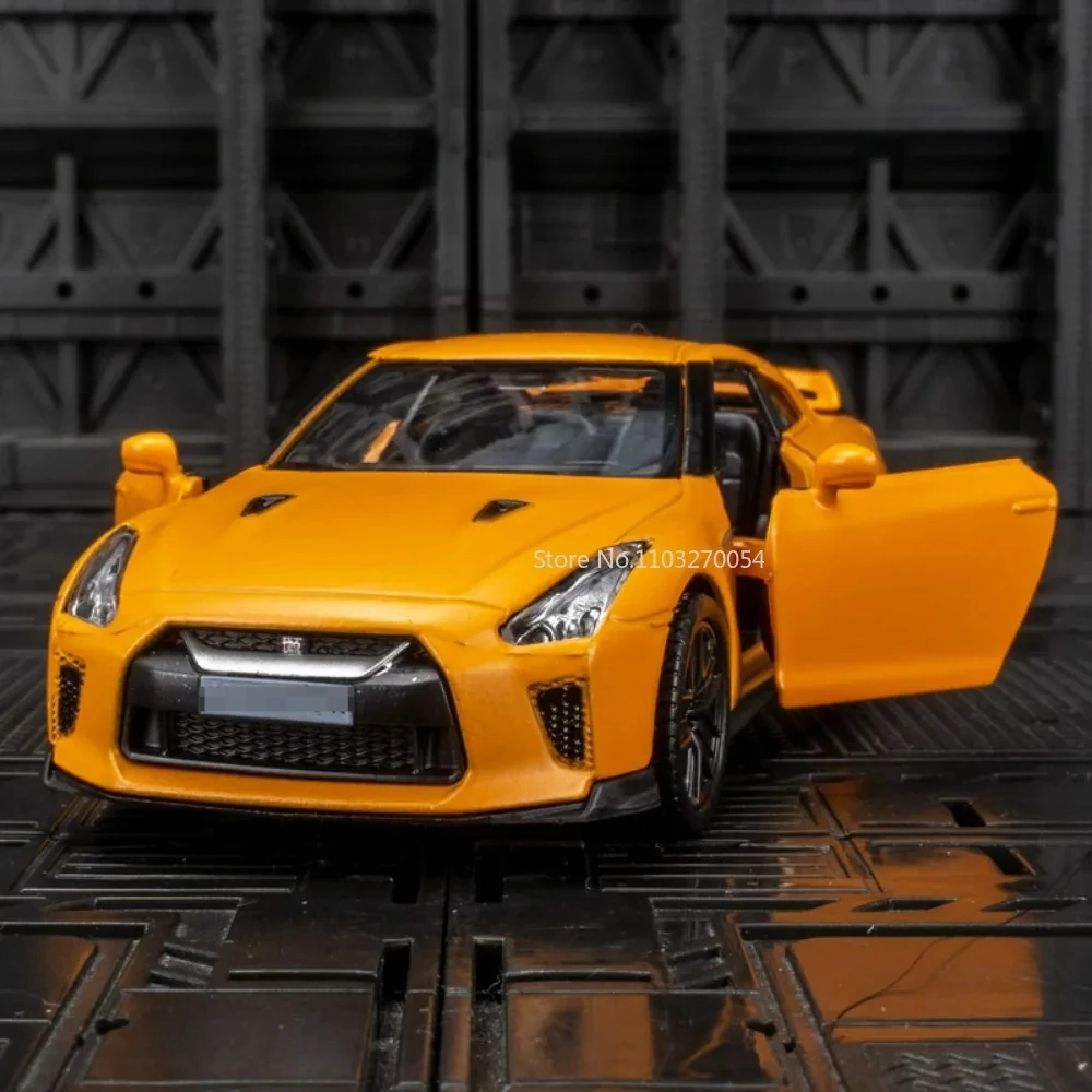

Модель автомобиля из сплава GTR R35, модель автомобиля, металлическая поднятая под давлением резиновая шина, 2 двери, откидная функция, статическое состояние, модели транспортных средств, украшение, 1/36