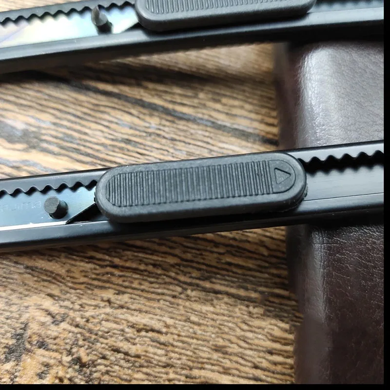 TOFAR 10 Stück 30 Grad schwarze Allzweckmesser-Vinylfolie, Autoaufkleber, Fenstertönung, Folie, Tapetenschneidewerkzeug, 9 mm Abbrechklinge – Detail 15