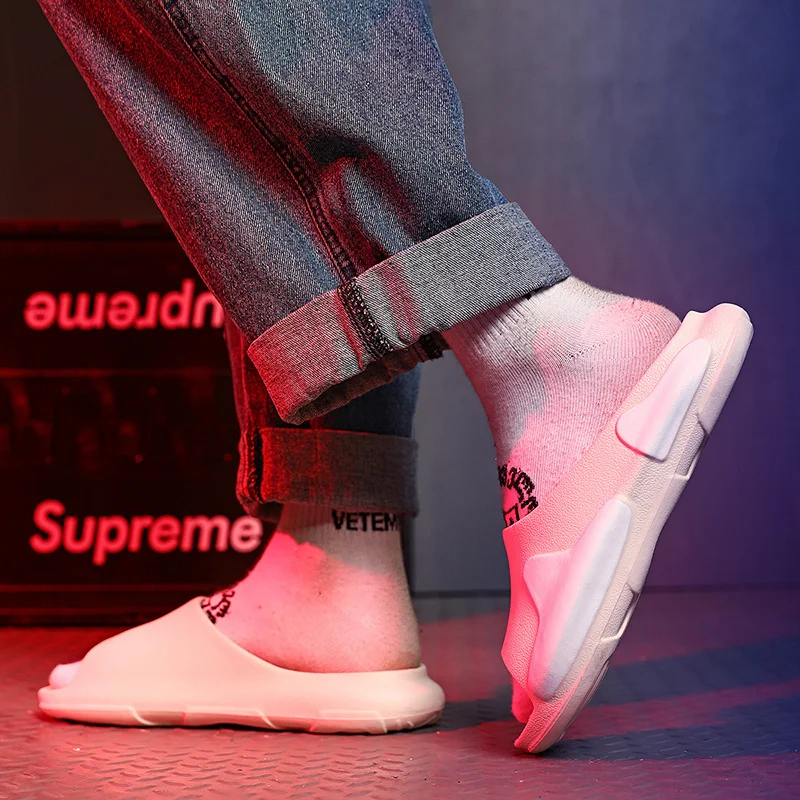 Tofflor för kvinnor och män Halkskydd med tjock sula Mjukt skum Sliders Tofflor för inomhus utomhus_voghion.com