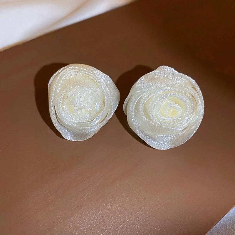 Рисунок 4 - Серьги-гвоздики для женщин