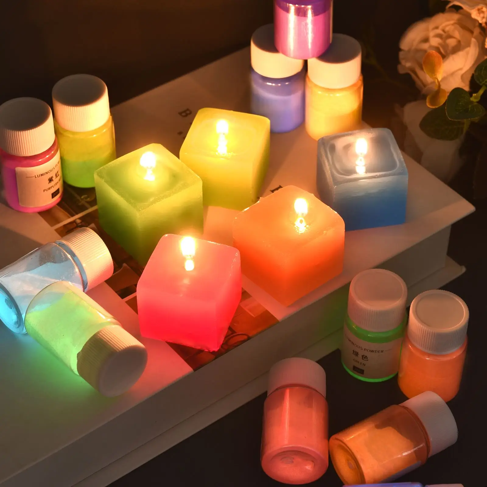 Soy Candle Wax Pigment Candle Dyes Kit Candle Dyes Pigment 20g Long Lasting Candle Luminous Powder Non-Toxic Luminous Fluorescent Pigments DIY Glitter Candle Nail Dye Making Material