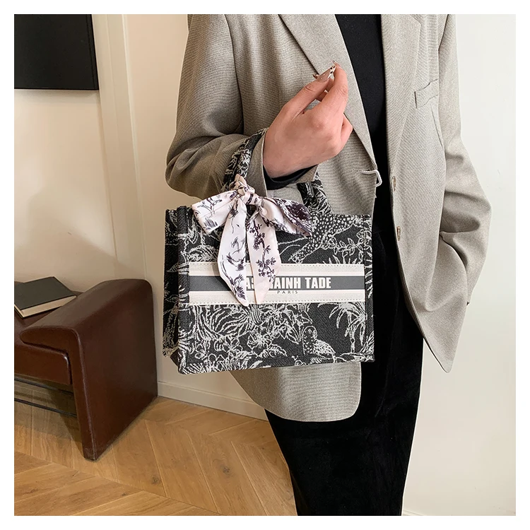 Fashion embroidered women tote bag
