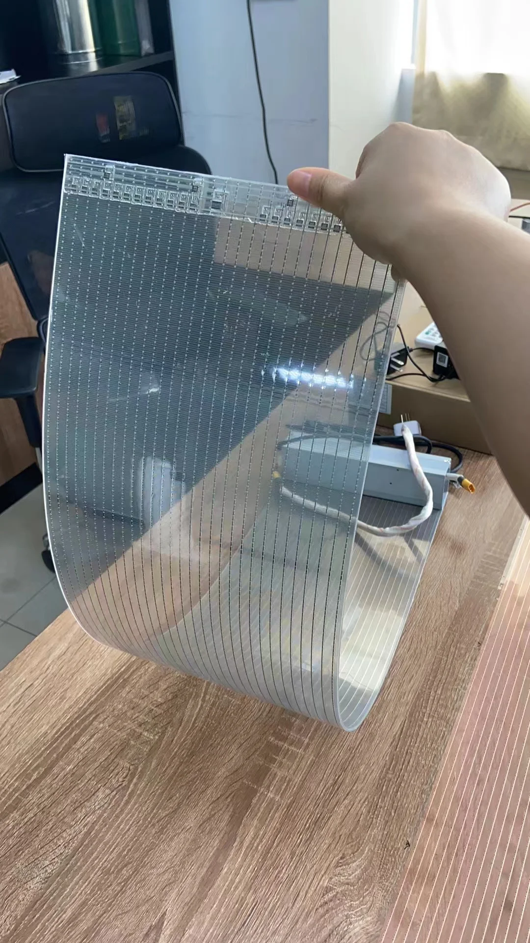 Shenzhen MDS p5 flexible led display screen panel 640mm * 240mm 90% transparency 3840hz refresh rate