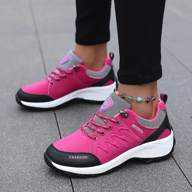 Рисунок 2 - Женские кроссовки на шнуровке