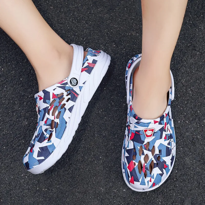 Men Sandals Outdoor Summer Beach Slippers Soft Bottom Hollow Garden Clogs Shoes Big Size Sports Slippers