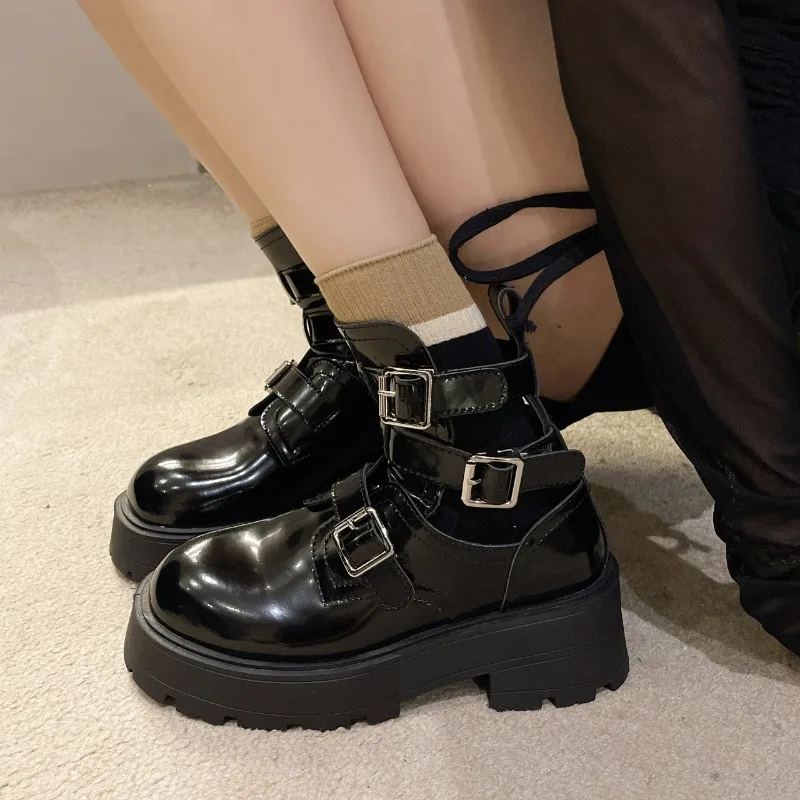 

Женские мотоциклетные ботильоны на платформе, дышащие полусапожки на массивном каблуке, в Стиле Лолита, осень