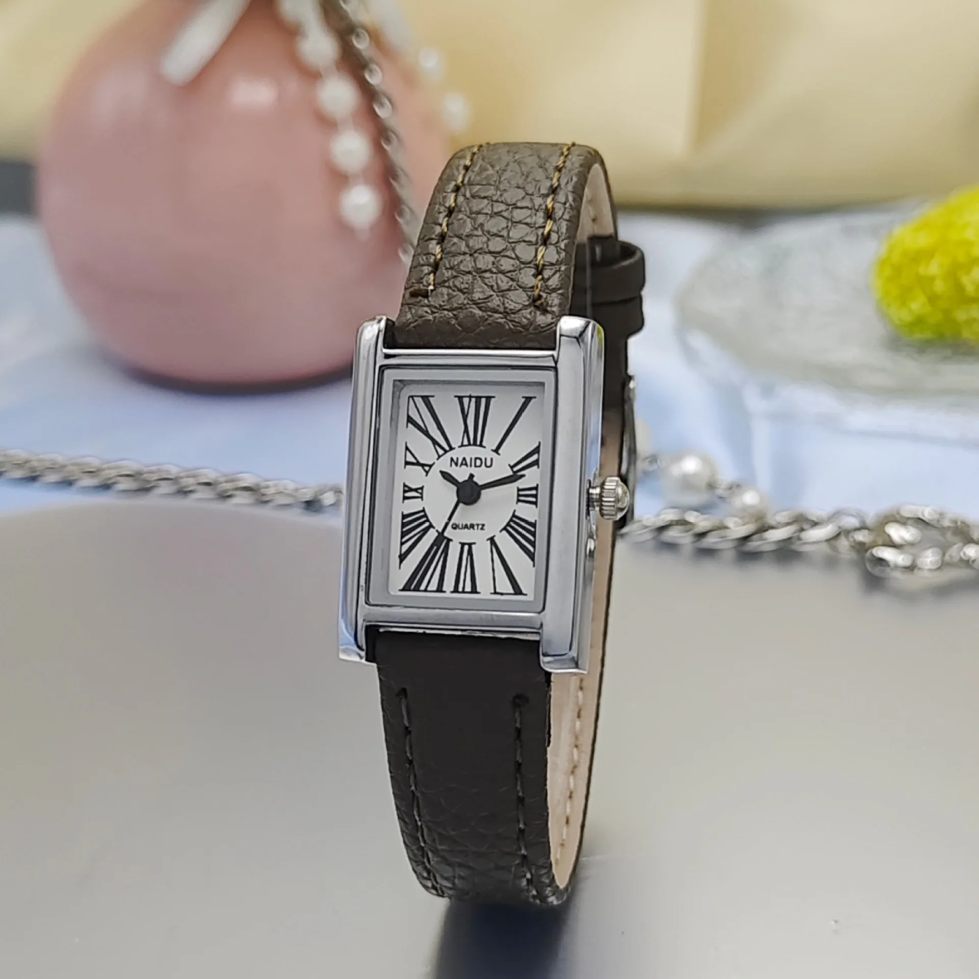 Elegant Women's Luxury Quartz Watch with Leather Strap and Roman Dial - Perfect Gift