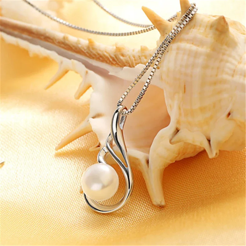 Women's 100% Genuine Freshwater Cultured Pearl Elegant Pendant 925 Sterling Silver Wing Pendant Necklace