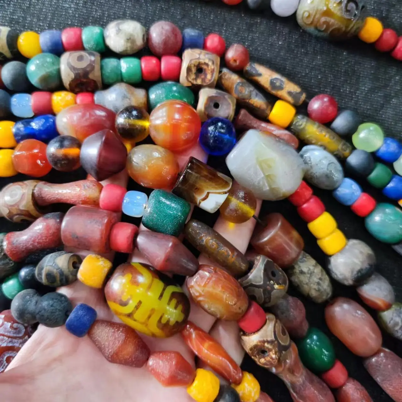 1pcs/lot Natural Selected Old Agate Necklace Elegant and Correct Colorful Amulet Buddhist Gemstones Enhance Blood Circulation