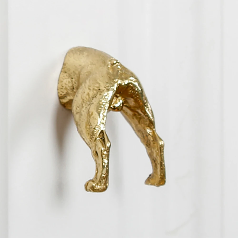Cão De Ouro, Gaveta Puxa, Puxadores De