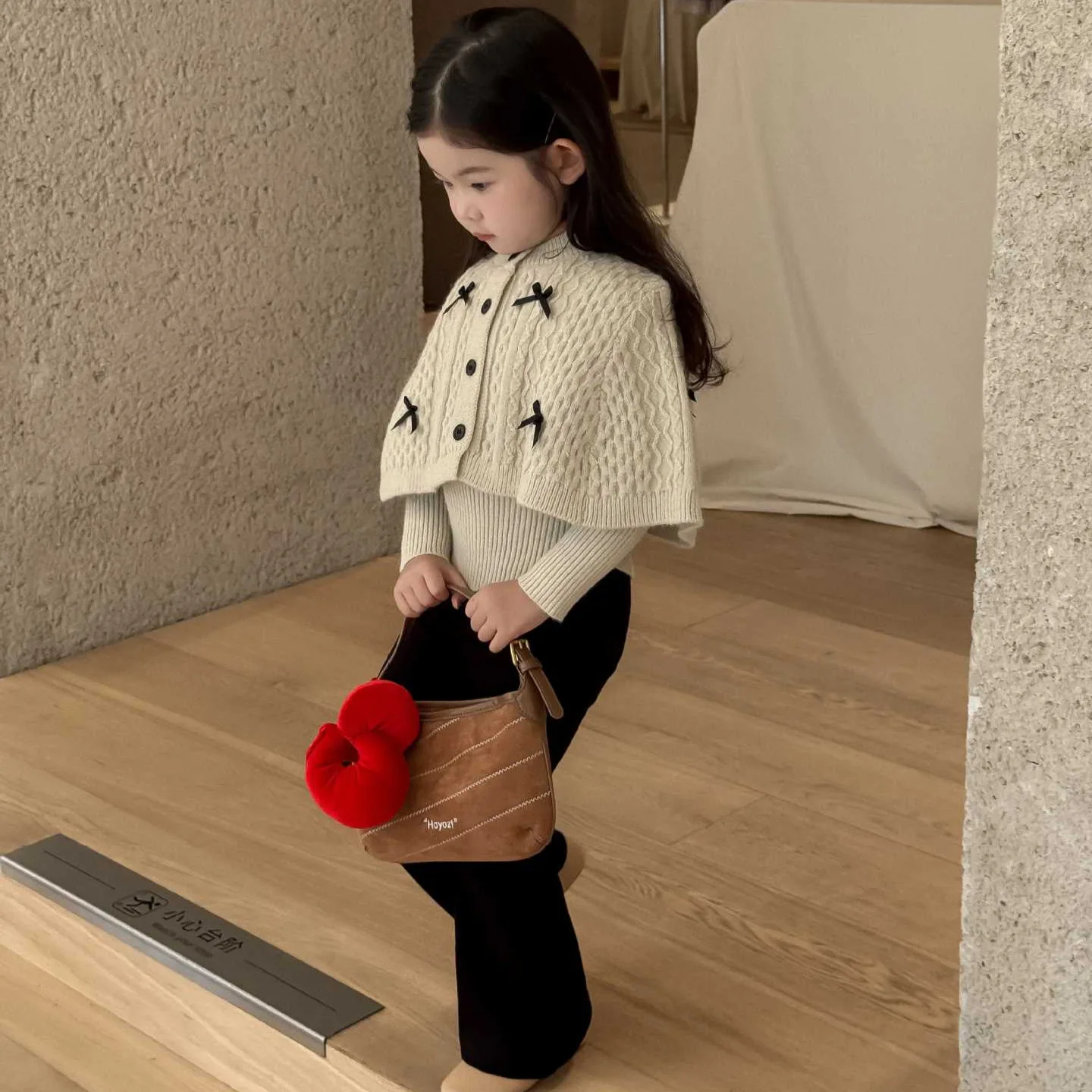 2025 가을 여아 신상 나비 스웨터 망토 패션 한국판 웨스턴 스타일 벨보텀 팬츠..