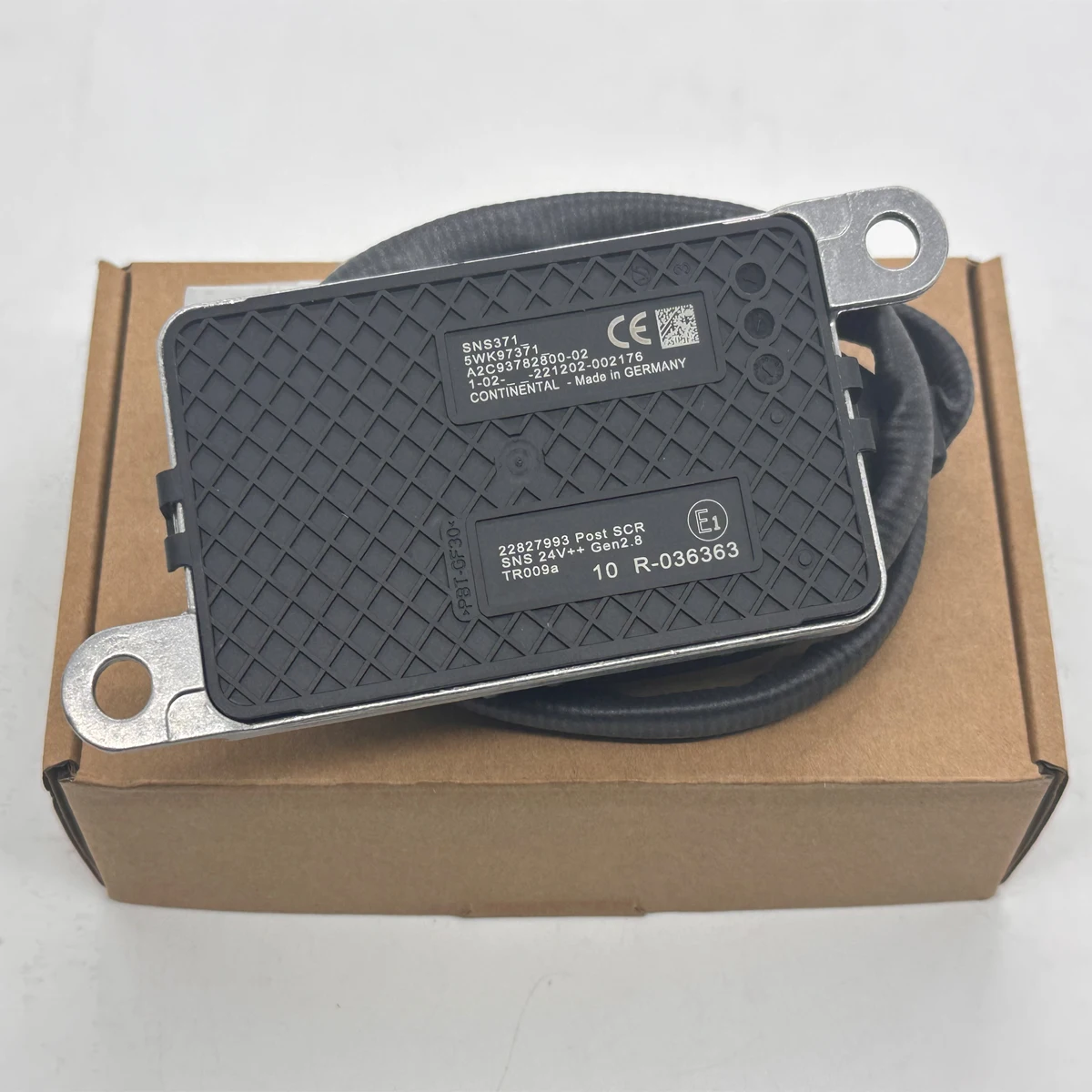 High Quality Chip for NGK Probe 5WK97371 22827993 A2C11879500 NOX Nitrogen Oxygen Sensor For VOLVO Truck Made in DE CONTINENTAL 3