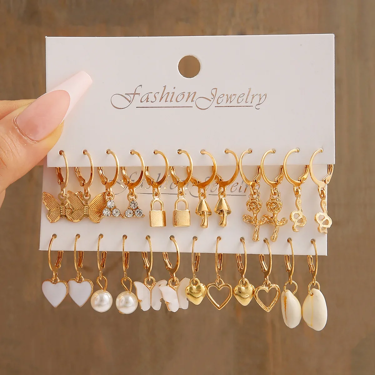 

New Heart Jewelry Women Pearl Lock Butterfly Lock Earrings Creative Personality Earring Set 12 Pieces Black Fashion Accessories