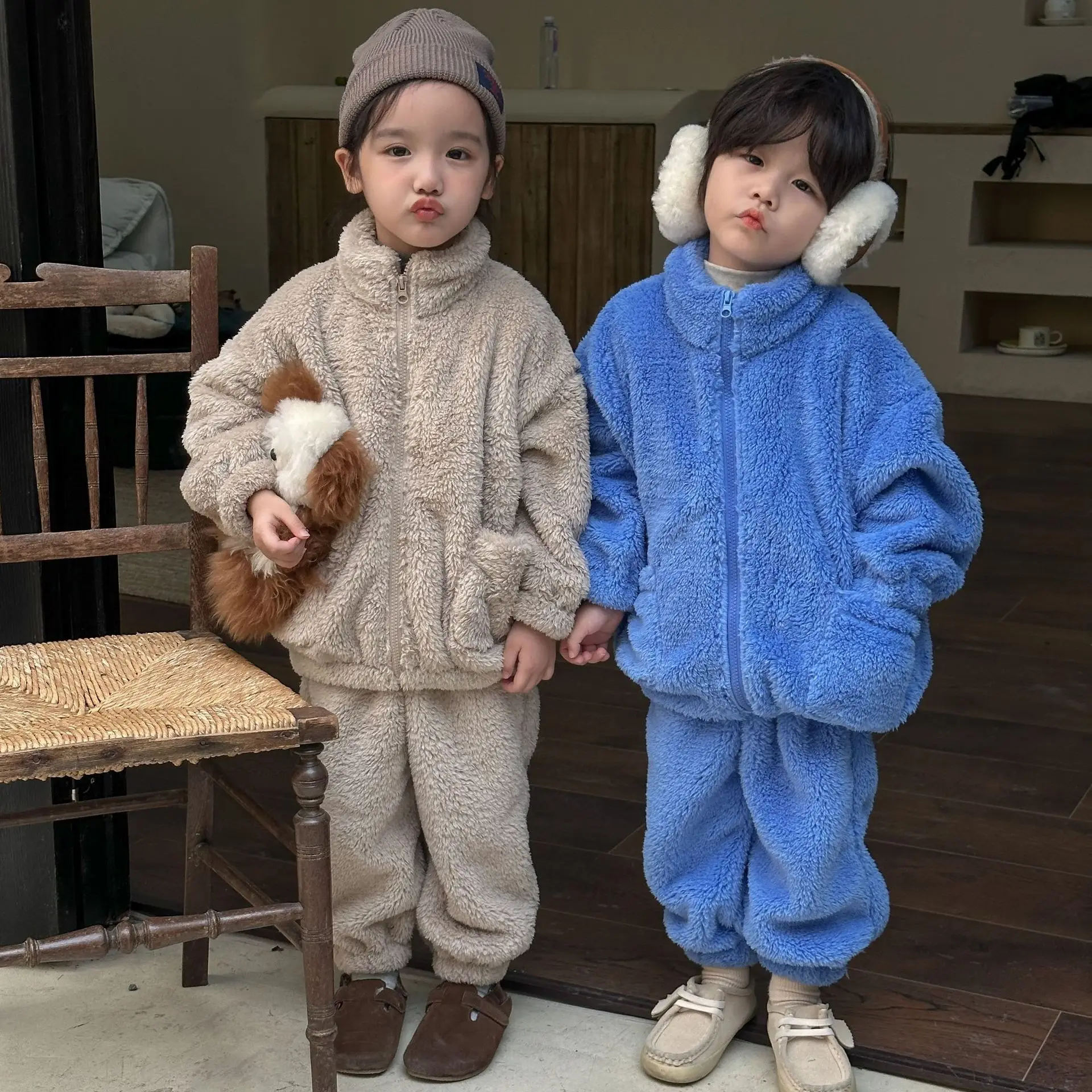 

Autumn Winter Kids Flannel Tracksuit Boys Girls Fleece Sweatshirt and Pants 2pcs Outfit Children Warm Suit