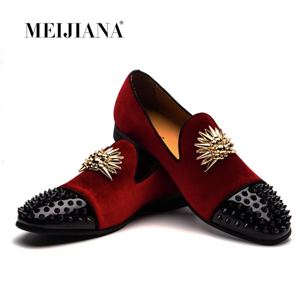 

Luxury Brand Fashion Rivets Punk Style Men Dress Shoes Velvet Loafers Metal Toe Man Party Wedding Shoes Moccasins Shoes For Men