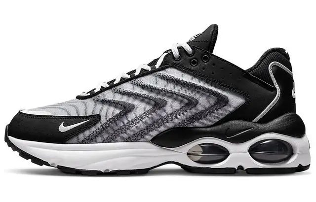 nike air max plus 3 black and white