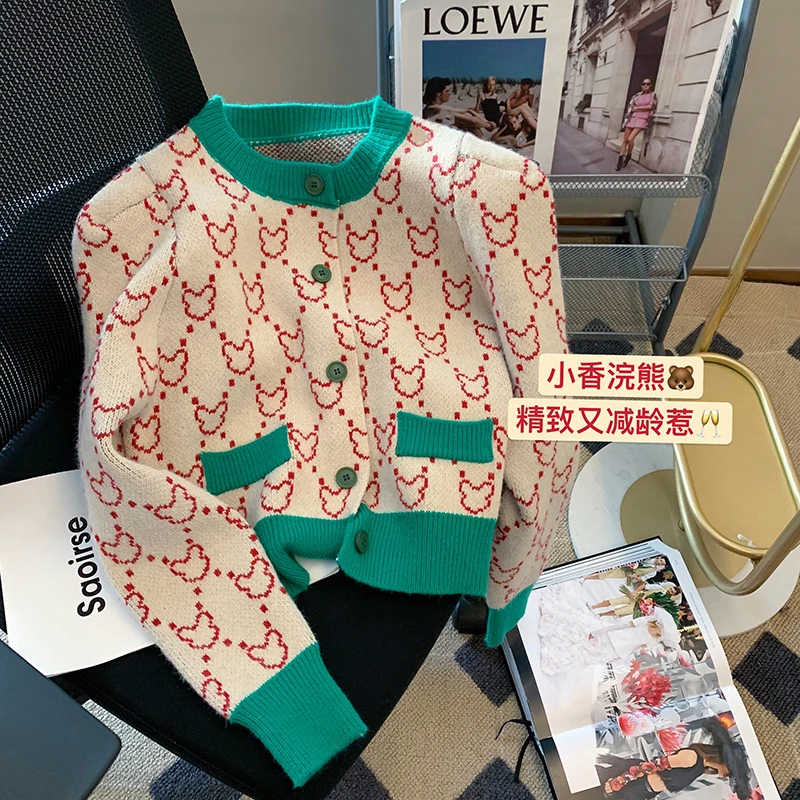 

2023 Autumn Winter Color Contrast Korean Vintage Luxury Little Bear Pattern Single Breasted Knitted Cardigan for Women Sweater